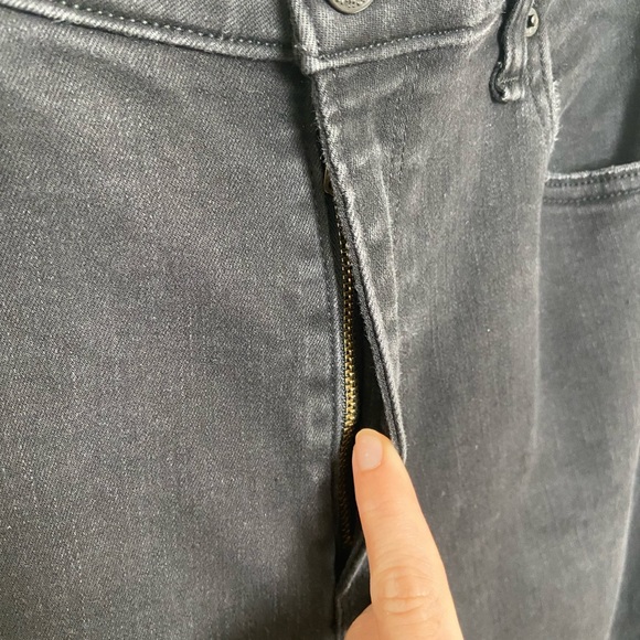 Abercrombie & Fitch The Super Skinny Ankle High Rise Black Ripped Jeans Size 32 - Picture 7 of 12